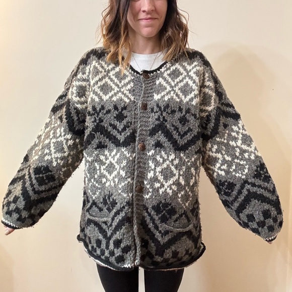 🎱 Vintage ONE OF A KIND handmade in Ecuador wool cardigan - Picture 3 of 8